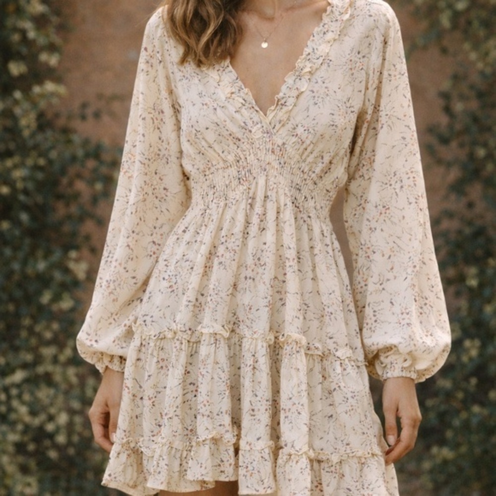 NWT kestan cream mini floral puffed sleeve dress